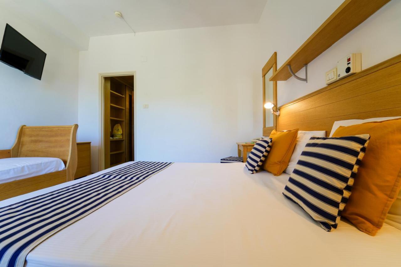Hotel Le Acacie Capoliveri  Bagian luar foto