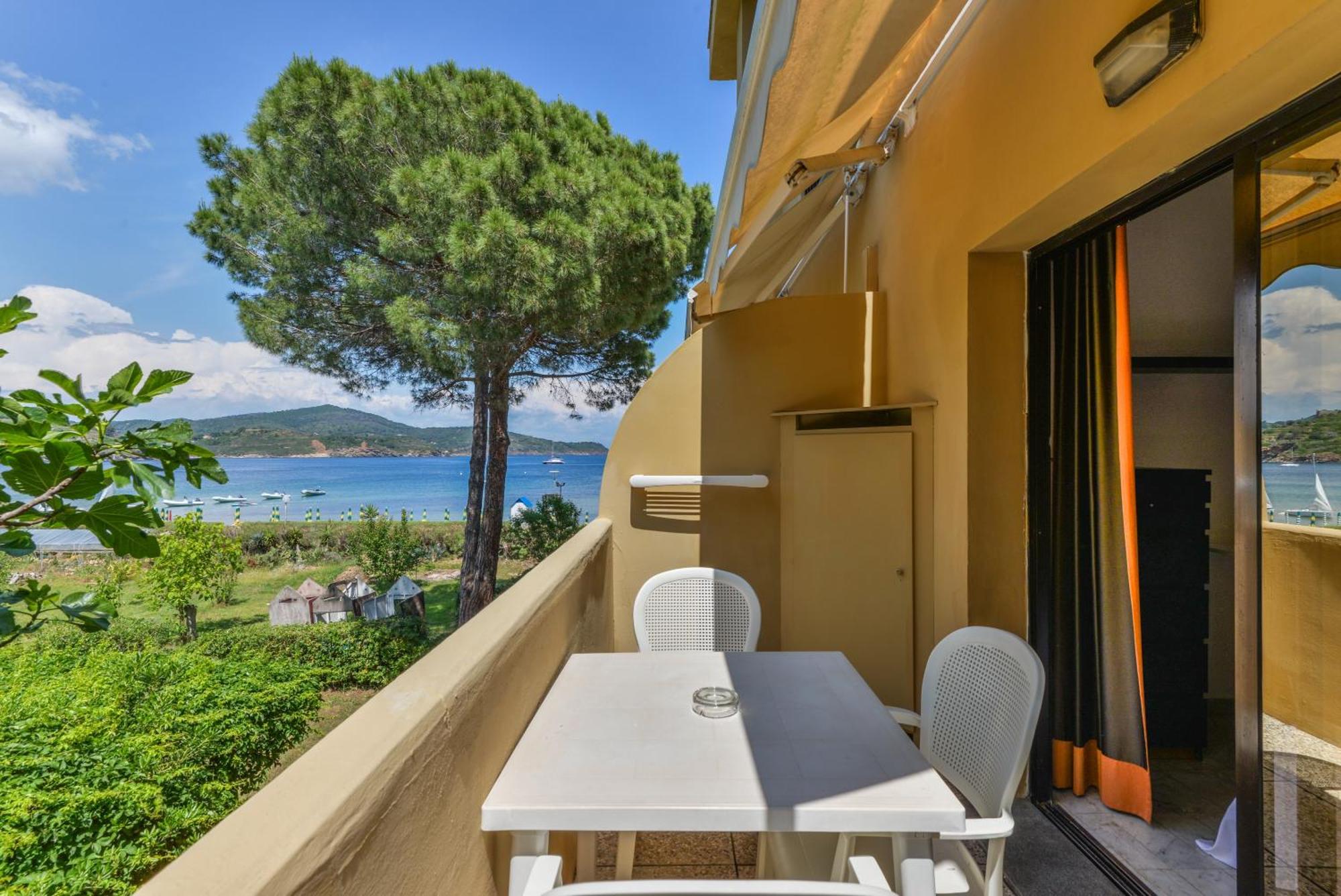 Hotel Le Acacie Capoliveri  Bagian luar foto