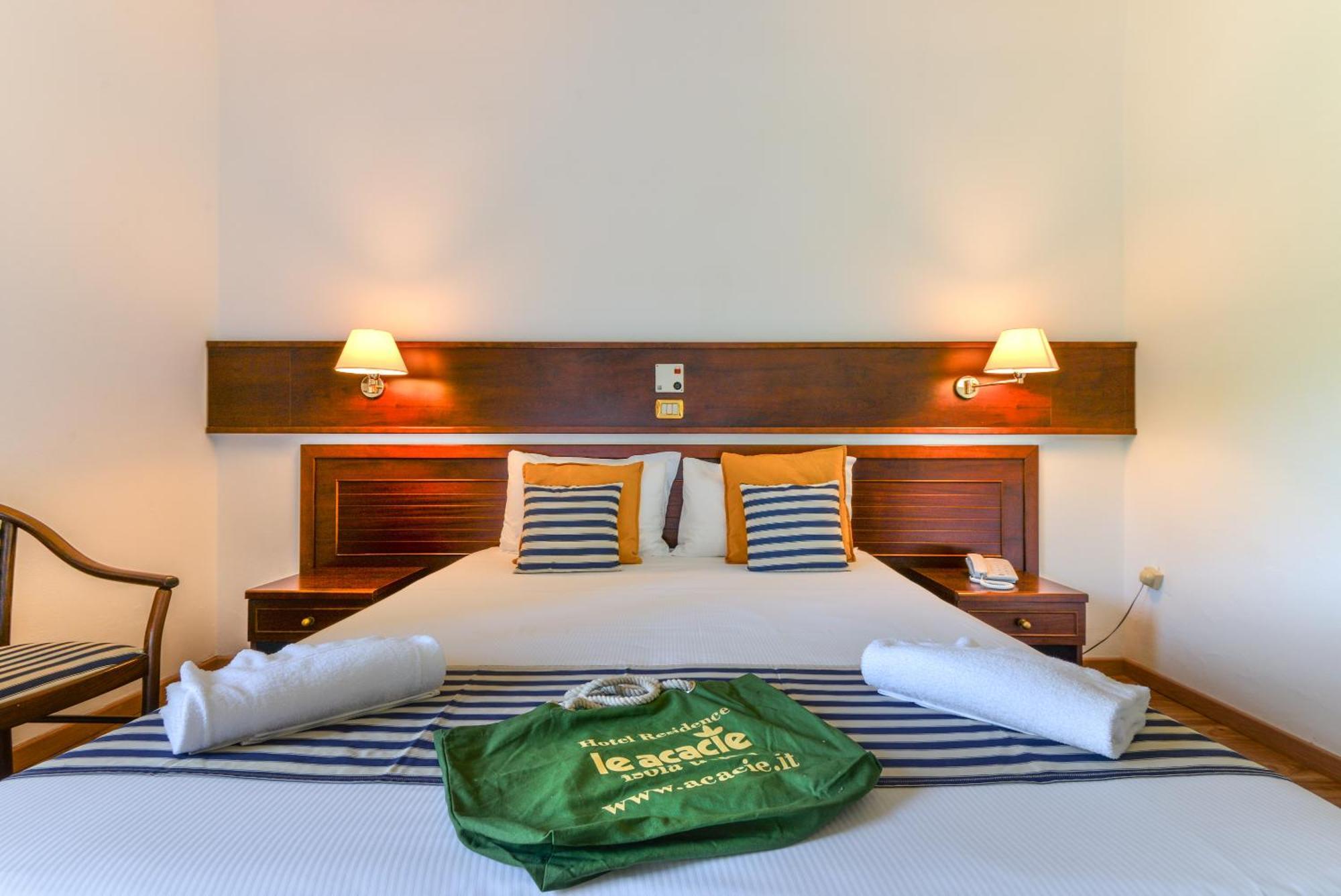 Hotel Le Acacie Capoliveri  Bagian luar foto