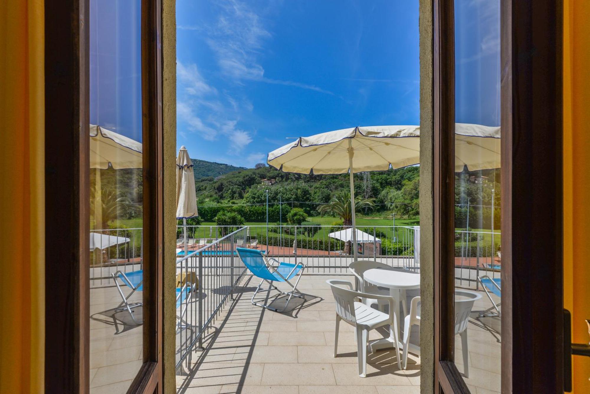 Hotel Le Acacie Capoliveri  Bagian luar foto