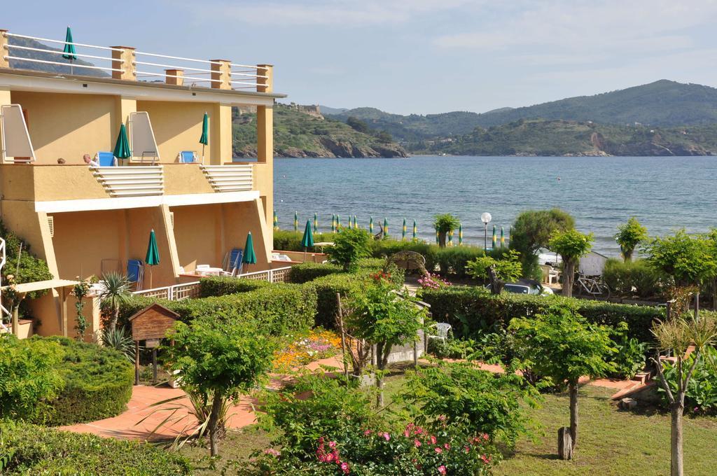 Hotel Le Acacie Capoliveri  Bagian luar foto