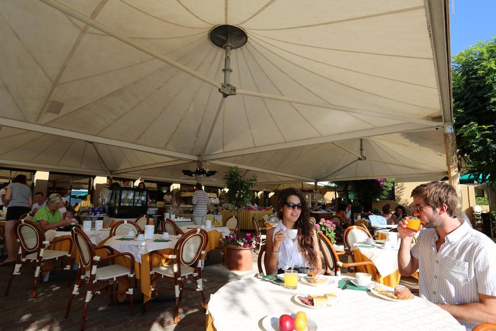 Hotel Le Acacie Capoliveri  Bagian luar foto