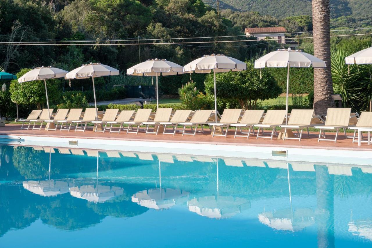 Hotel Le Acacie Capoliveri  Bagian luar foto