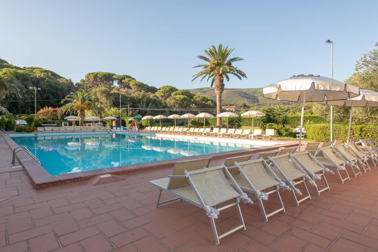 Hotel Le Acacie Capoliveri  Bagian luar foto
